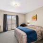 Spacious guest room