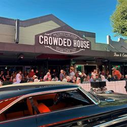 Crowded House Bar & Cafe