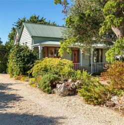 Shy Cottage & Piquillo
