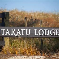 Takatu Vineyard & Lodge