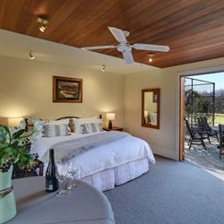 Manata Lodge Ltd