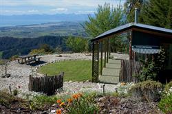 Hairy Hobbit Cottage, Motueka Accommodation