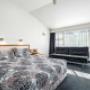 Guest room with sitting area