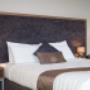 Guest room with queen bed(s)