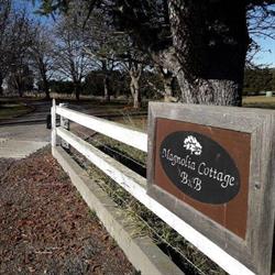 Magnolia Cottage Bed & Breakfast