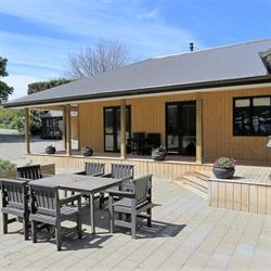 Middle Rock Farm Tour & Farm Stay