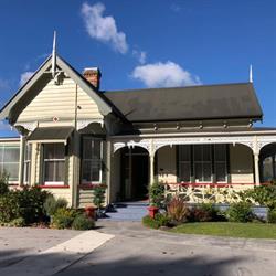 Robertson House Bed and Breakfast