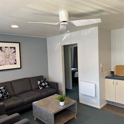 Academy Motor Inn