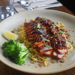 NomNom Kitchen - Lincoln