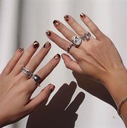 Raglan Nails